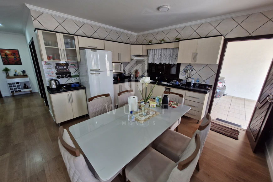 JD1430 - Casa Mobiliada com Amplo Espaço de Terreno