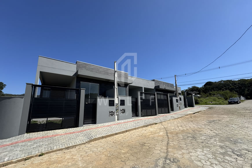 JD1432 - Casas Geminadas com 02 dormitórios