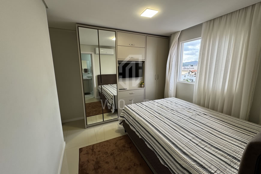JD1474 - Apartamento Duplex Semi-mobiliado
