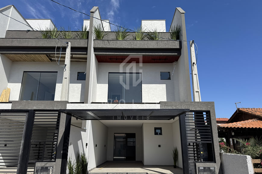 JD1477 - Sobrado Triplex com 03 dormitórios