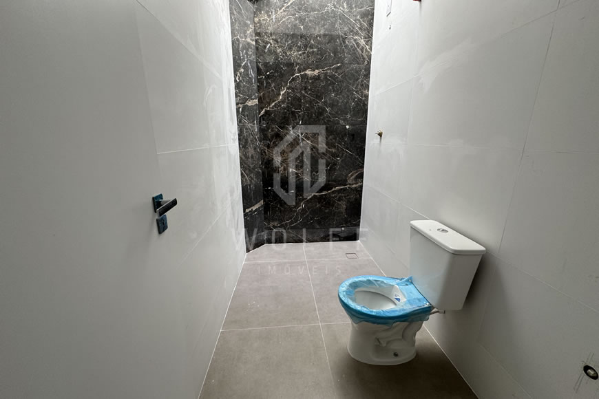 JD1477 - Sobrado Triplex com 03 dormitórios