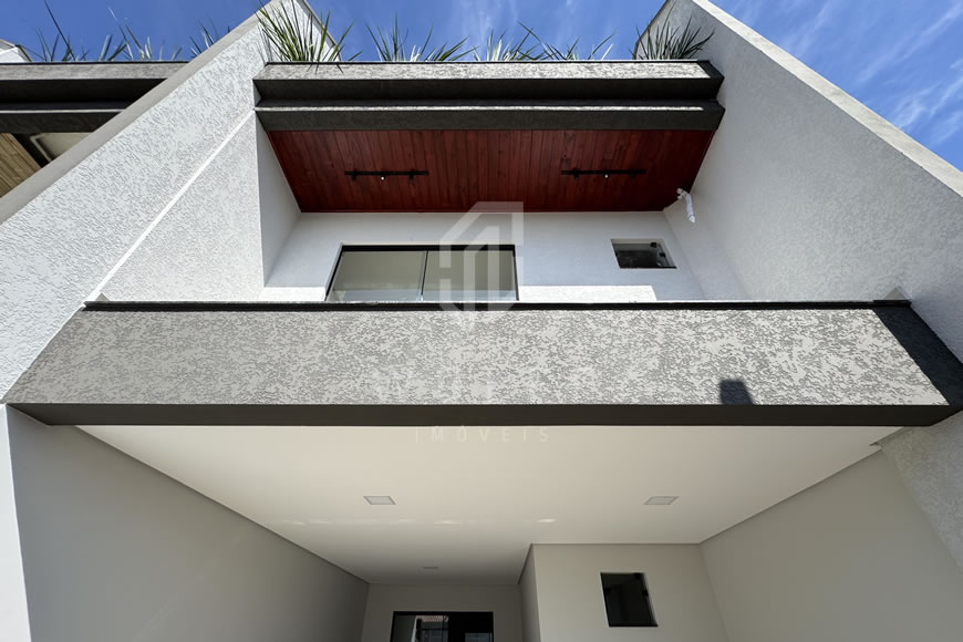 JD1477 - Sobrado Triplex com 03 dormitórios