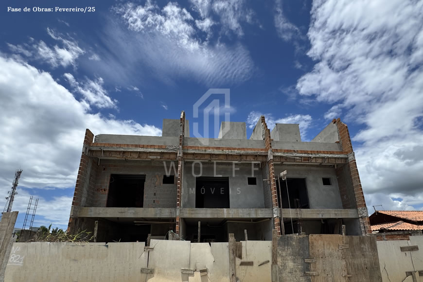 JD1477 - Sobrado Triplex com 03 dormitórios