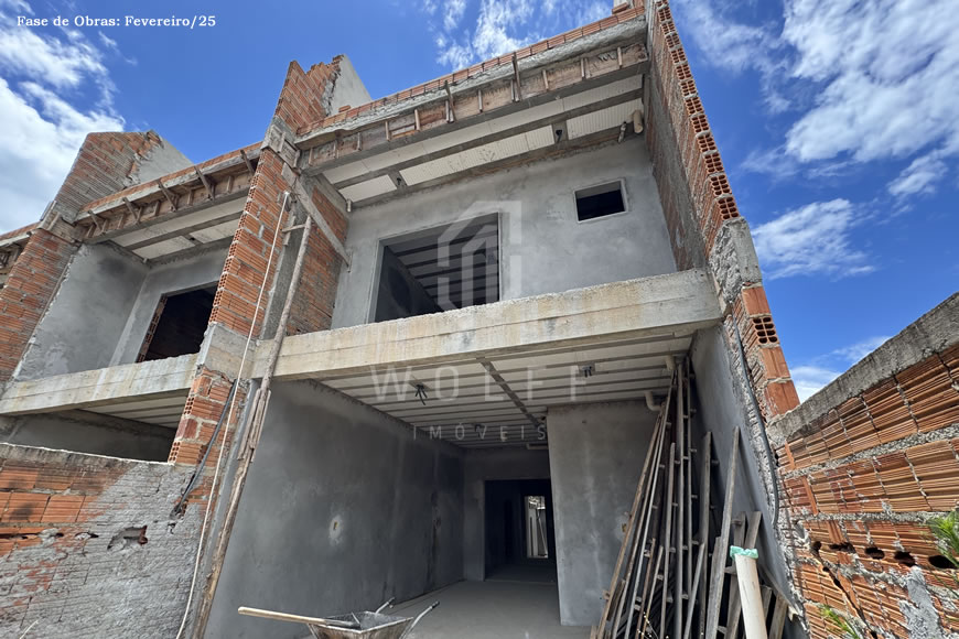 JD1477 - Sobrado Triplex com 03 dormitórios
