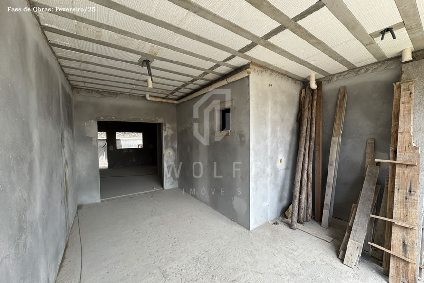 JD1477 - Sobrado Triplex com 03 dormitórios