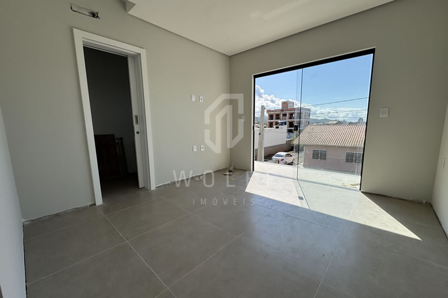 JD1477 - Sobrado Triplex com 03 dormitórios