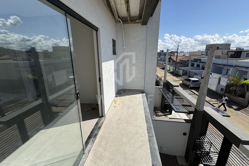 JD1477 - Sobrado Triplex com 03 dormitórios