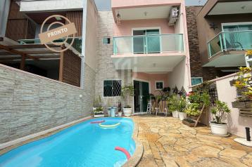 JD1508 - Sobrado Geminado com Piscina no Centro