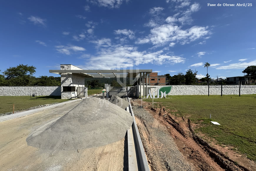 JD1524 - Sobrado em Condomínio Fechado de Alto Padrão