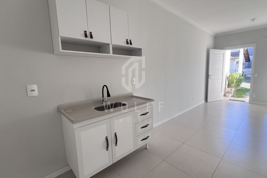 JD1533 - Casa Geminada em Condomínio Fechado