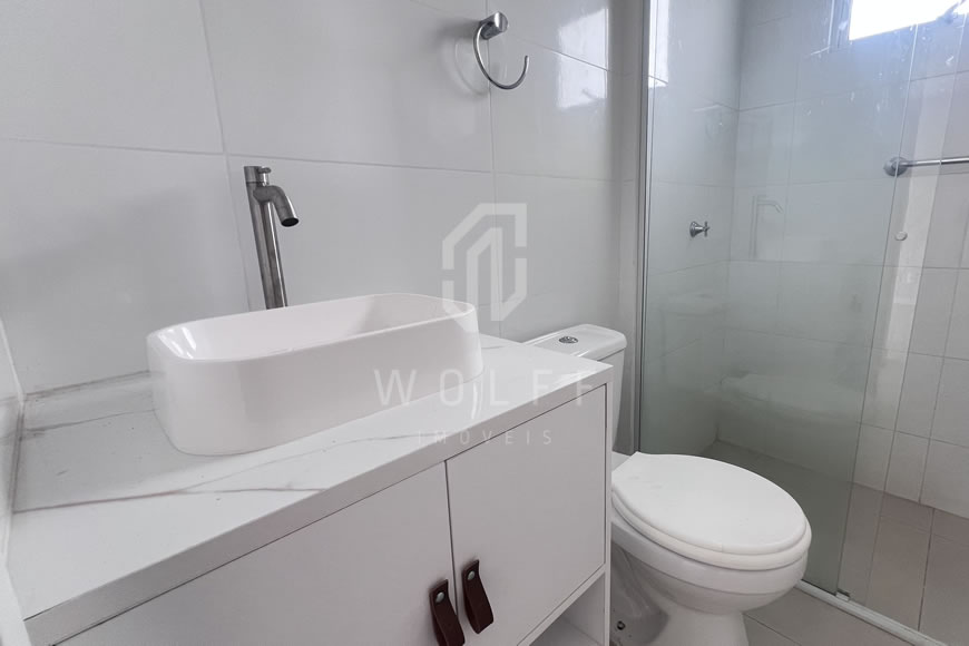 JD1533 - Casa Geminada em Condomínio Fechado