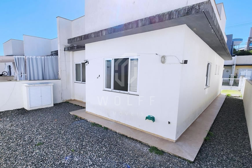 JD1533 - Casa Geminada em Condomínio Fechado