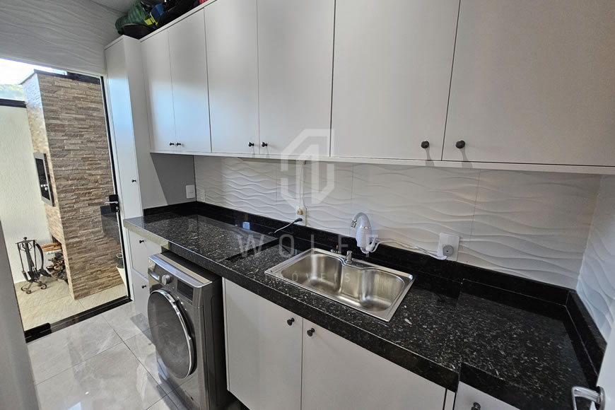 JD1540 - Sobrado Geminado Mobiliado e com Piscina