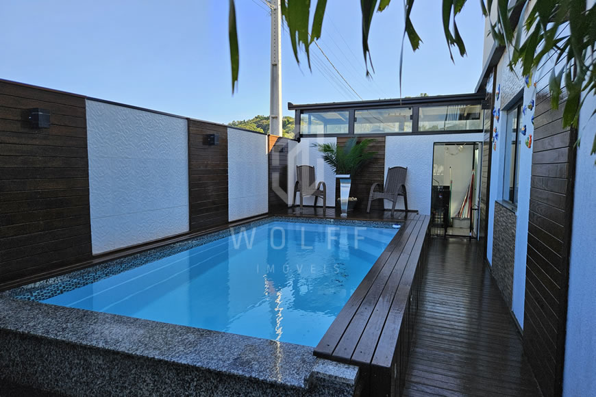 JD1540 - Sobrado Geminado Mobiliado e com Piscina