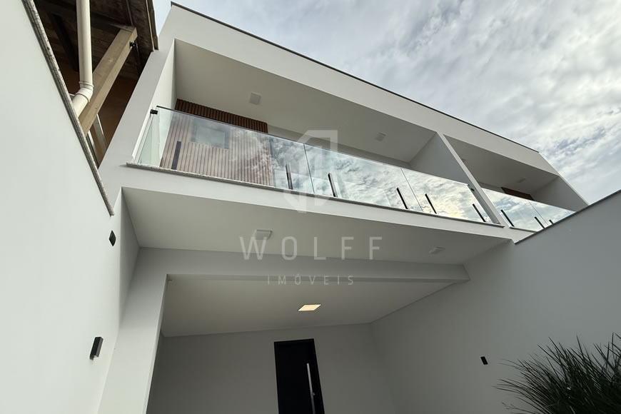 JD1552 - Sobrado Geminado a apenas 70m da Praia