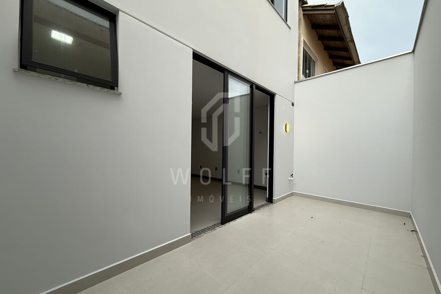 JD1552 - Sobrado Geminado a apenas 70m da Praia