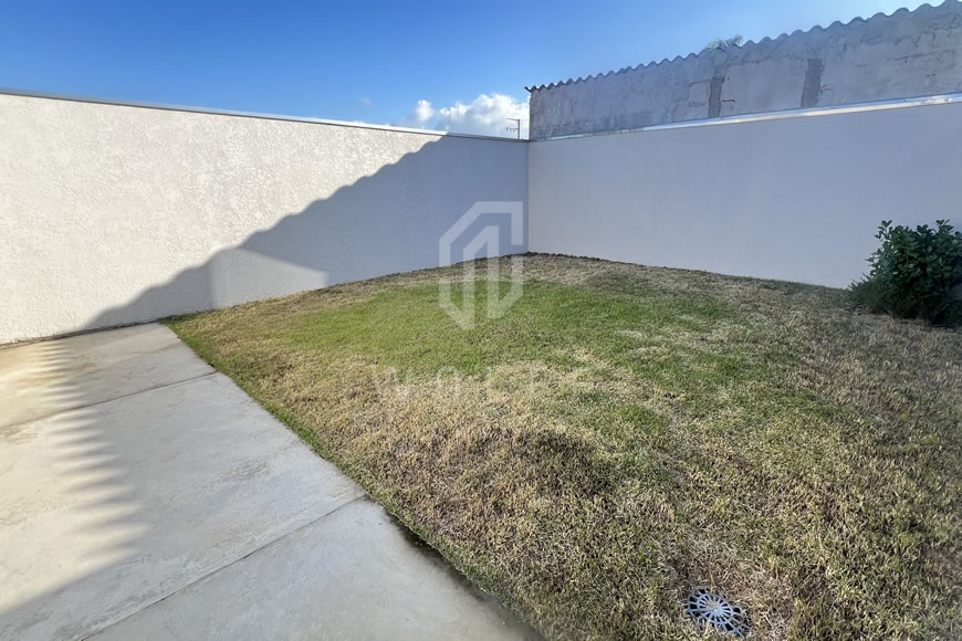 JD1559 - Casas Geminadas com Amplo Espaço de Fundos