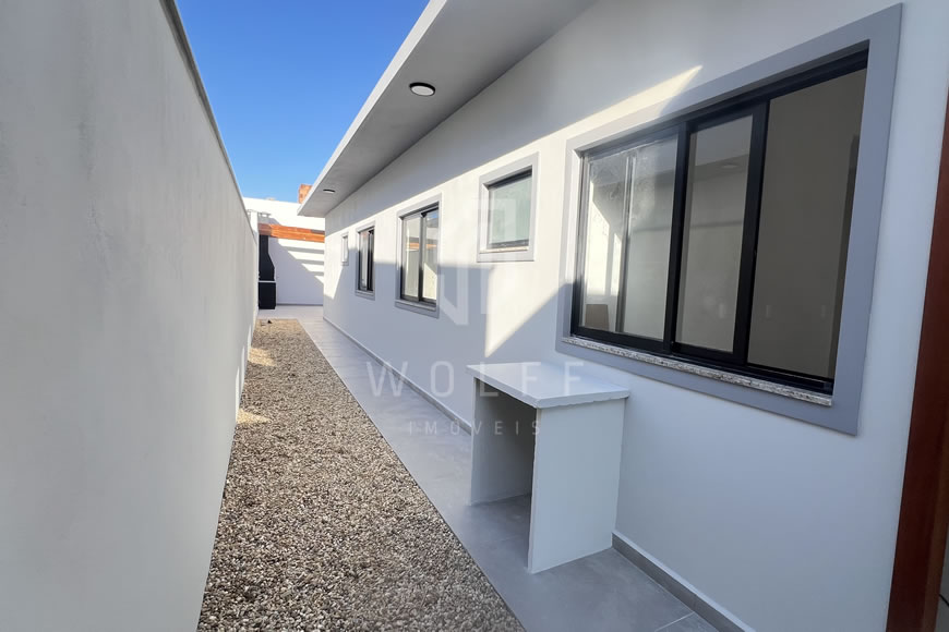 JD1562 - Casa Geminada de 03 dormitórios com Piscina 