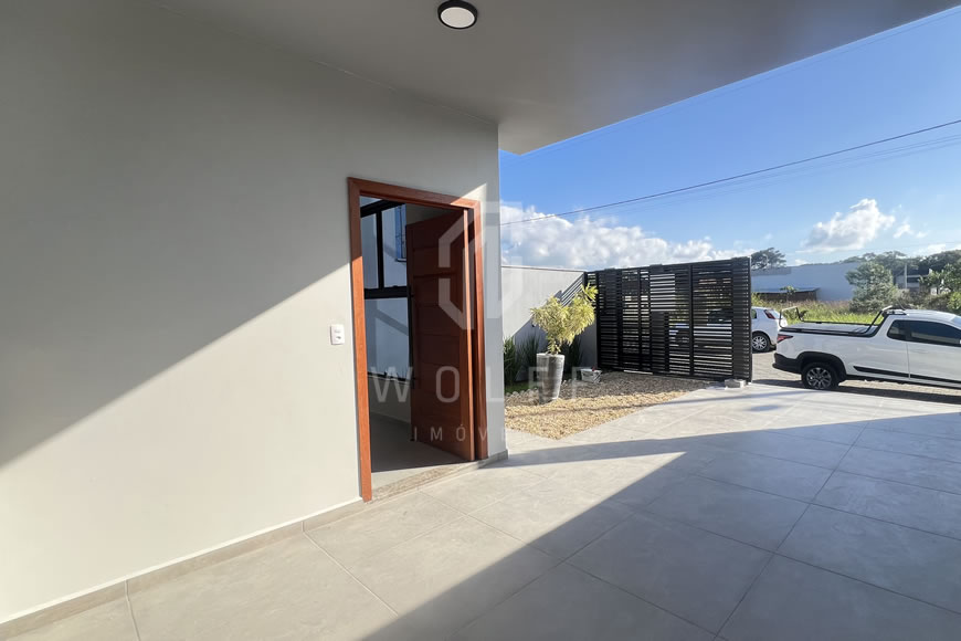 JD1562 - Casa Geminada de 03 dormitórios com Piscina 