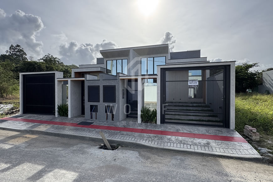 JD1569 - Casa Geminada Moderna de 03 dormitórios