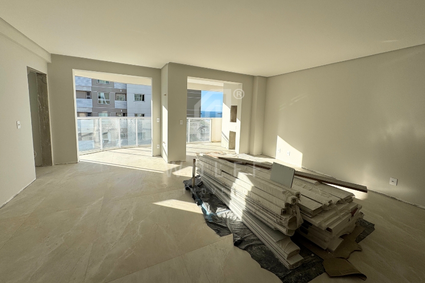 JD1576 - Apartamentos a 50 metros do Mar com 3 suítes