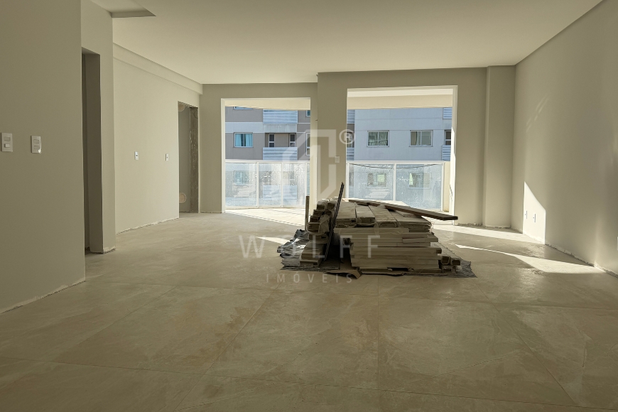 JD1576 - Apartamentos a 50 metros do Mar com 3 suítes