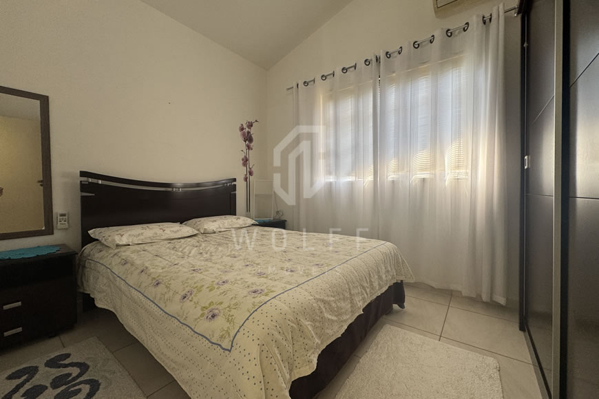 JD1578 - Sobrado com Excelente Localização a apenas 200m da Praia