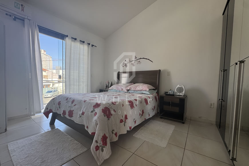 JD1578 - Sobrado com Excelente Localização a apenas 200m da Praia