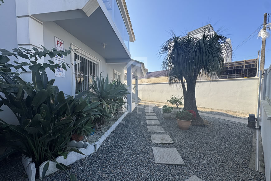 JD1578 - Sobrado com Excelente Localização a apenas 200m da Praia