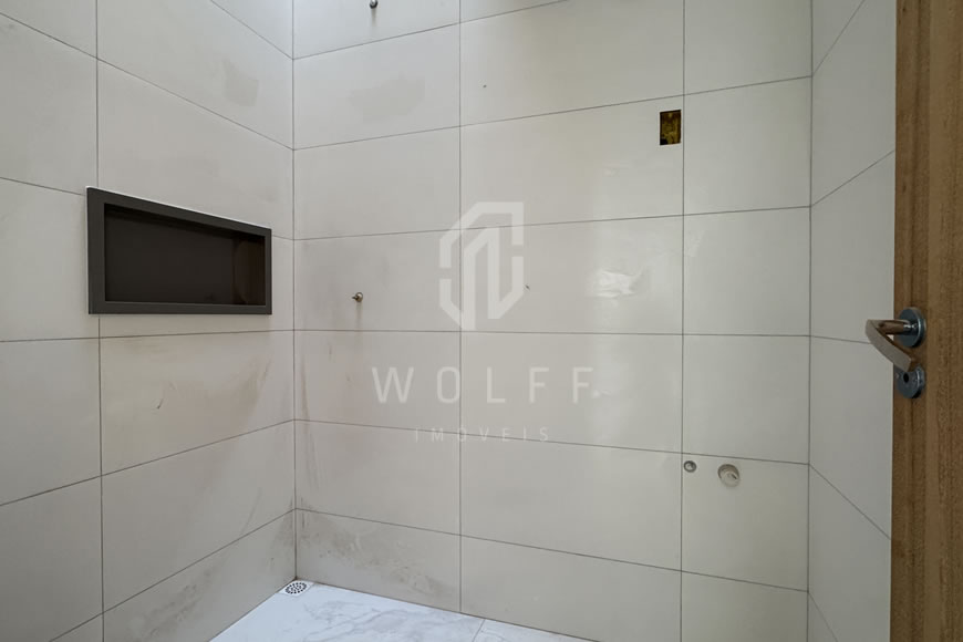 JD1588 - Casa Geminada com Amplo Espaço nos Fundos