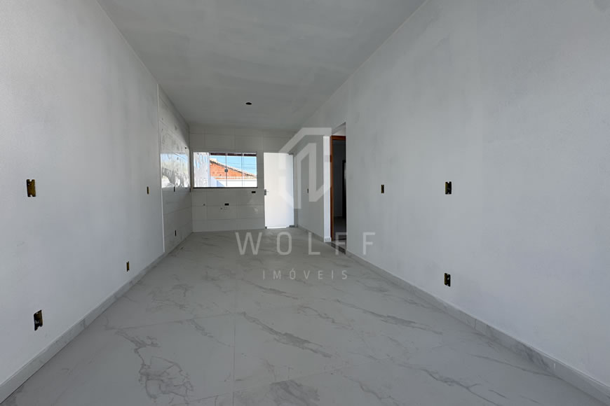 JD1588 - Casa Geminada com Amplo Espaço nos Fundos