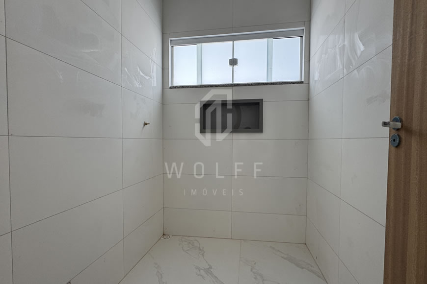 JD1588 - Casa Geminada com Amplo Espaço nos Fundos