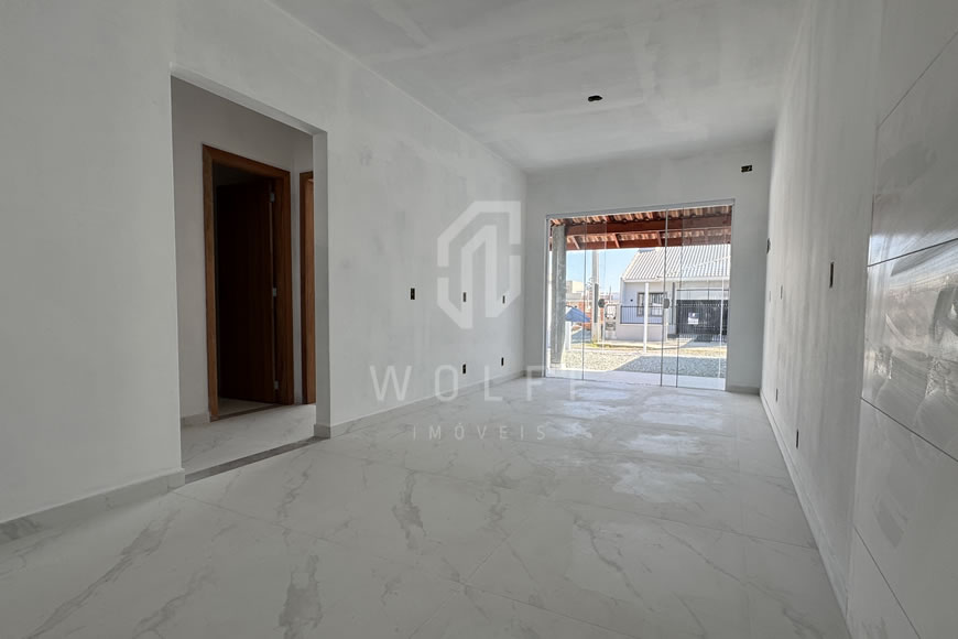 JD1588 - Casa Geminada com Amplo Espaço nos Fundos