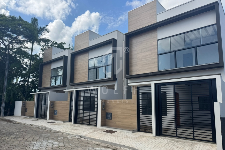 JD1594 - Sobrado de Alto Padrão no Centro