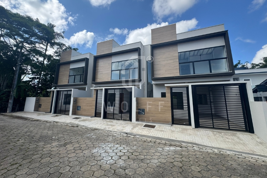 JD1594 - Sobrado de Alto Padrão no Centro