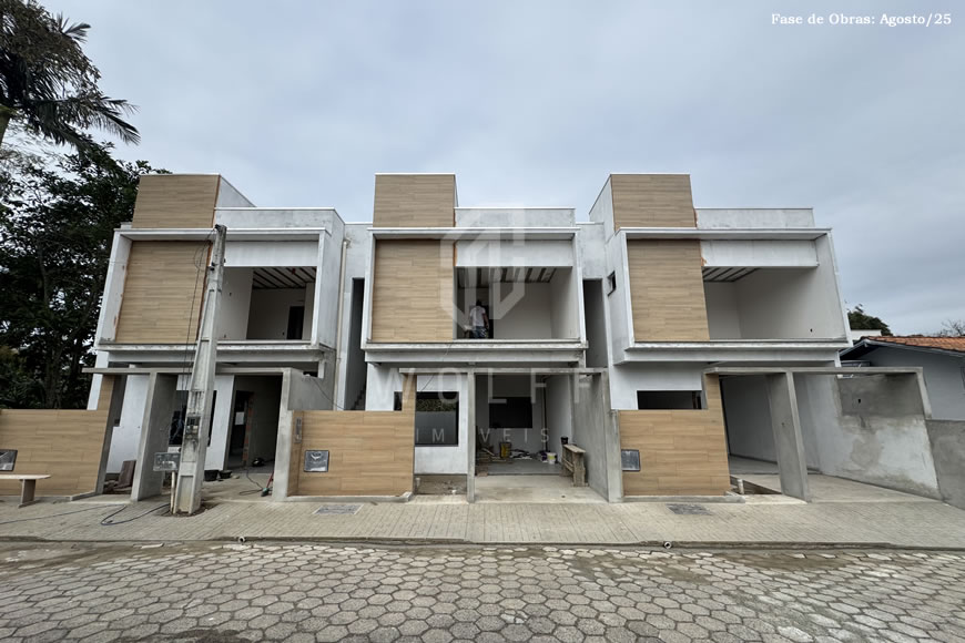 JD1594 - Sobrado Geminado de Alto Padrão no Centro