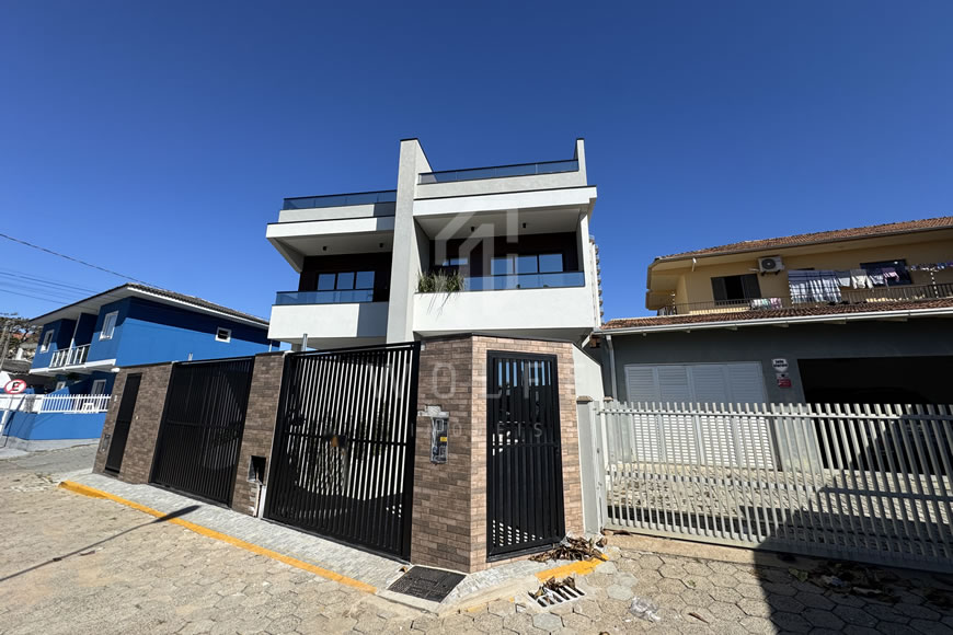 JD1600 - Sobrado Triplex com Hidromassagem e Vista Mar