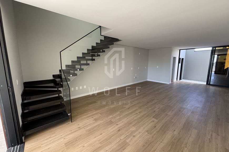 JD1600 - Sobrado Triplex com Hidromassagem e Vista Mar