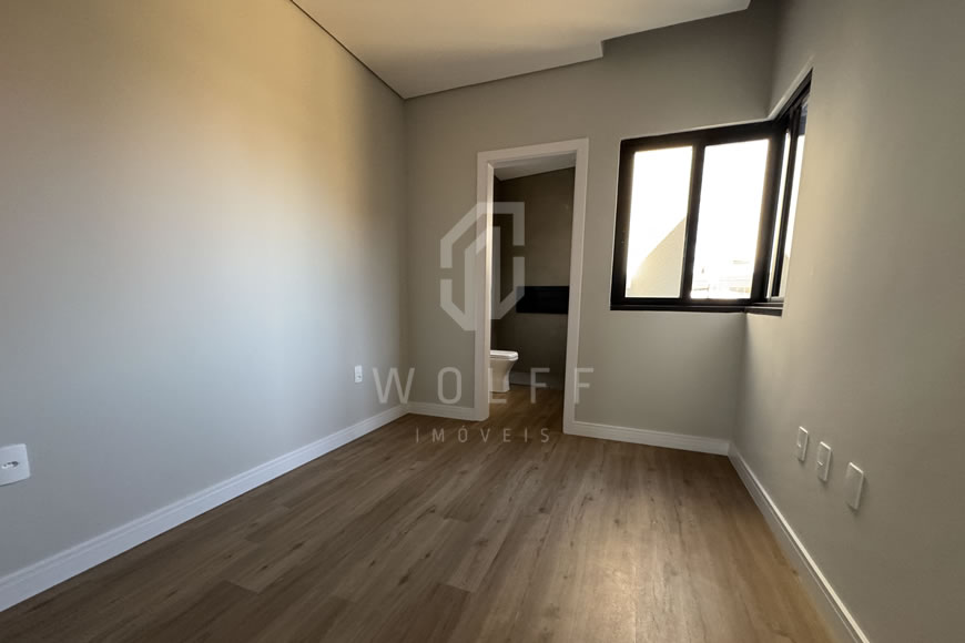 JD1600 - Sobrado Triplex com Hidromassagem e Vista Mar