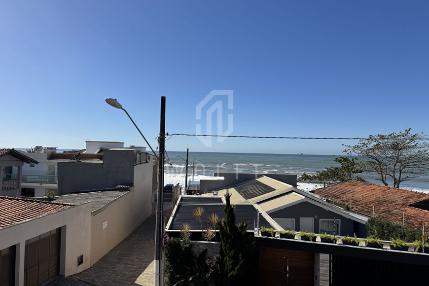 JD1600 - Sobrado Triplex com Hidromassagem e Vista Mar