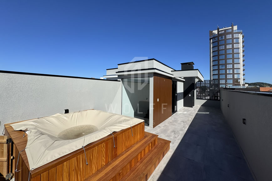 JD1600 - Sobrado Triplex com Hidromassagem e Vista Mar