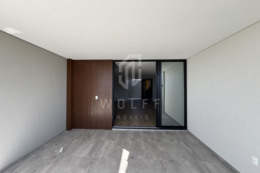 JD1600 - Sobrado Triplex com Hidromassagem e Vista Mar