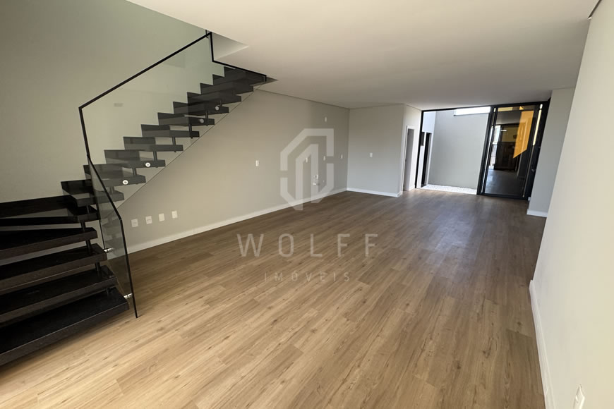 JD1600 - Sobrado Triplex com Hidromassagem e Vista Mar