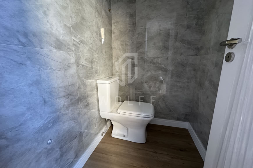 JD1600 - Sobrado Triplex com Hidromassagem e Vista Mar