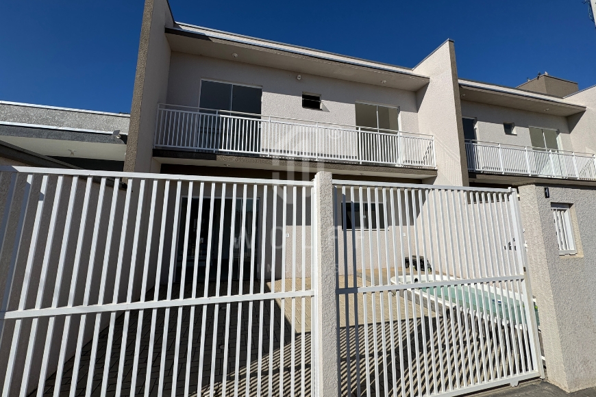 JD1603 - Sobrado com Piscina e 02 suítes em Itajuba