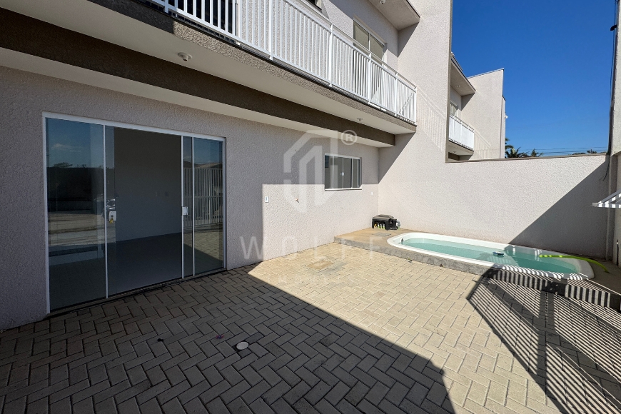 JD1603 - Sobrado com Piscina e 02 suítes em Itajuba