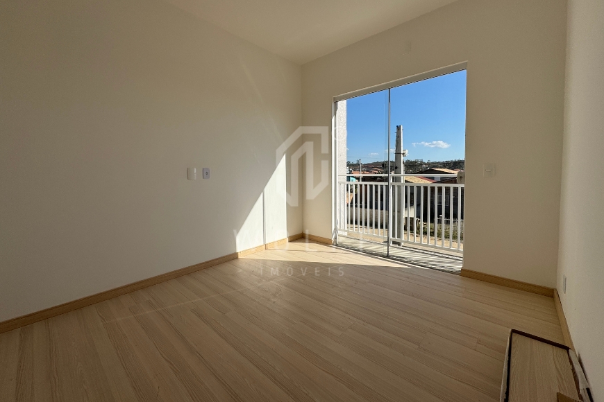 JD1603 - Sobrado com Piscina e 02 suítes em Itajuba