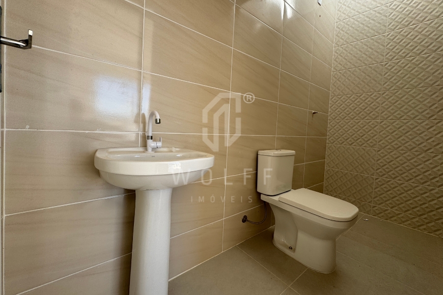 JD1603 - Sobrado com Piscina e 02 suítes em Itajuba