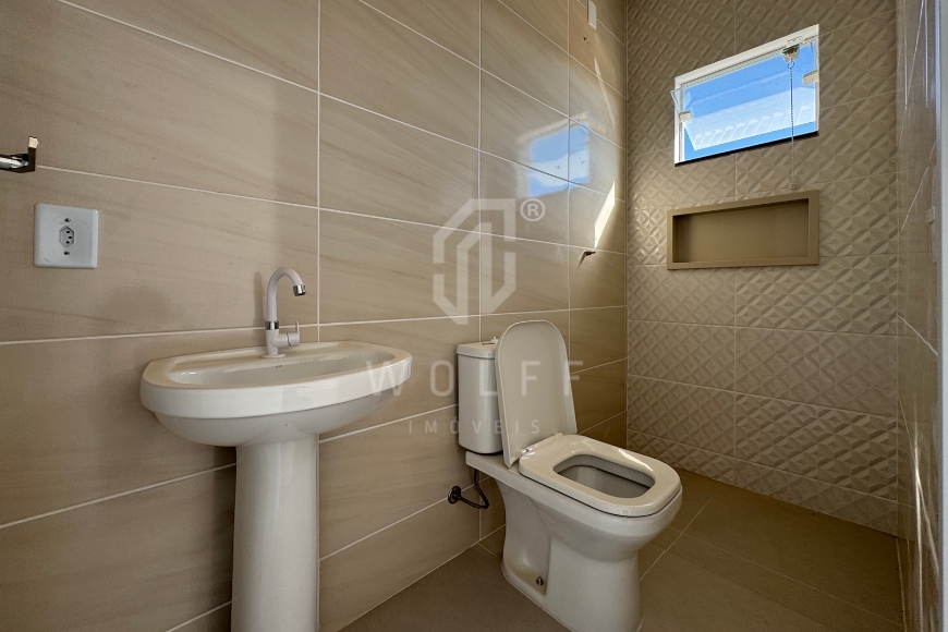 JD1603 - Sobrado com Piscina e 02 suítes em Itajuba