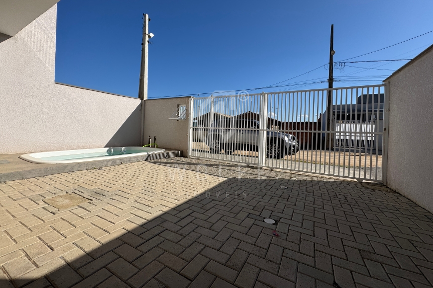 JD1603 - Sobrado com Piscina e 02 suítes em Itajuba